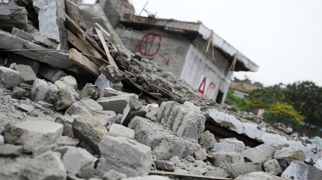 Rockslide destroys bridge in northern India